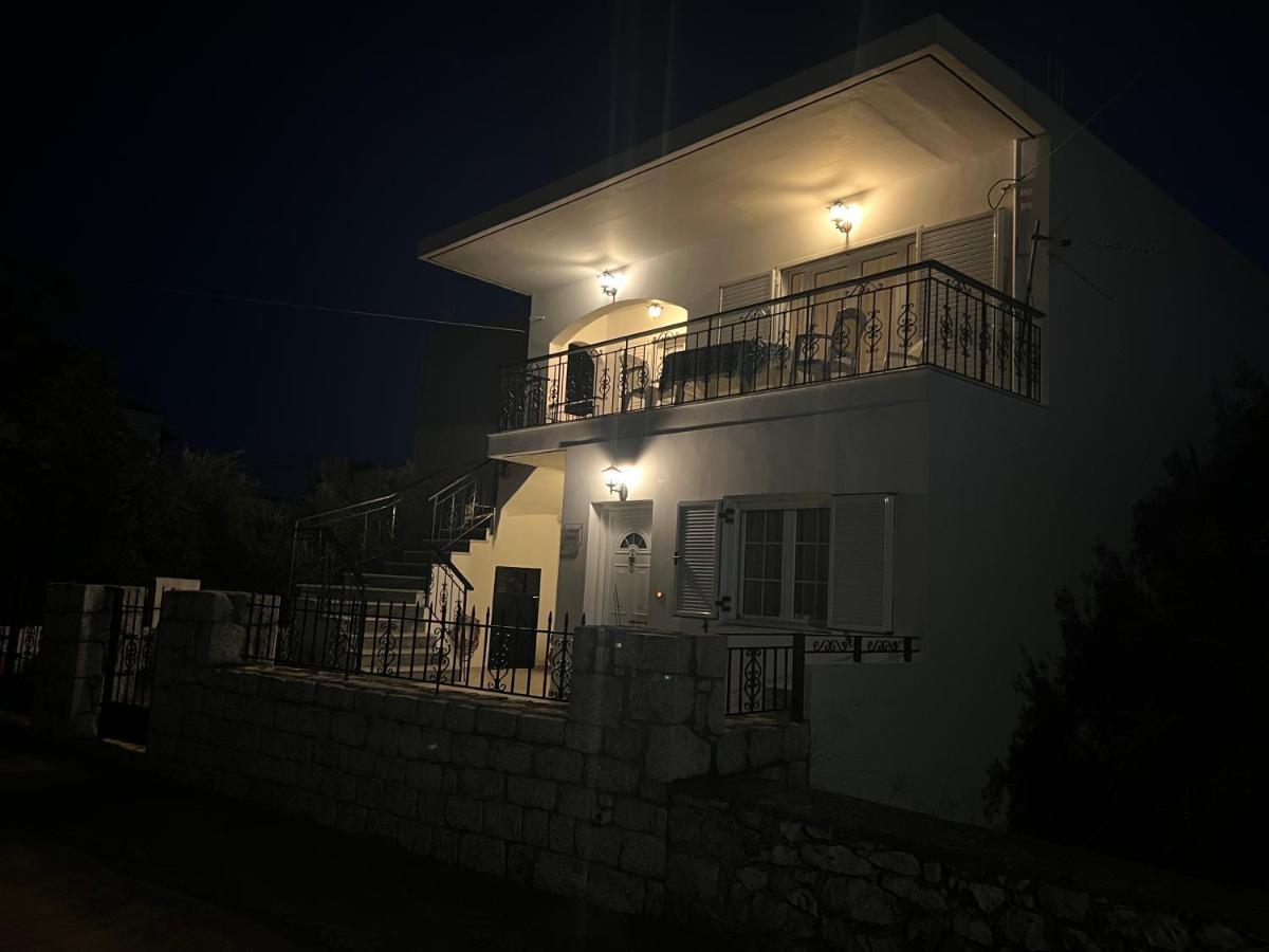 Casa Blanca Apartment Pyrgos Dirou Ngoại thất bức ảnh